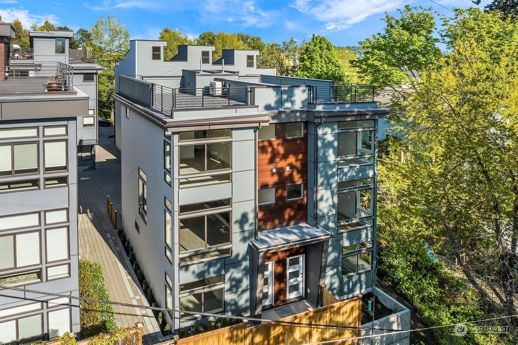 Photo of 3625 B Linden Avenue N, Seattle, WA 98103 (MLS # 2061834)
