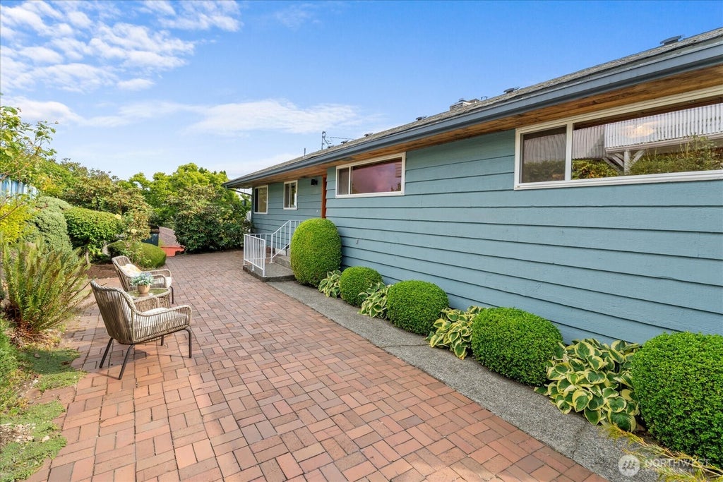 Photo of 20934 7th Avenue S, Des Moines, WA 98198 (MLS # 2583716)