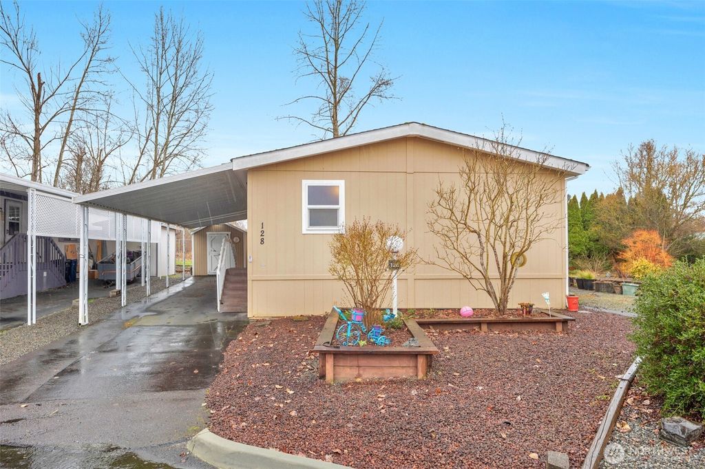 Photo of 5900 64th Street NE #128, Marysville, WA 98270 (MLS # 2493577)