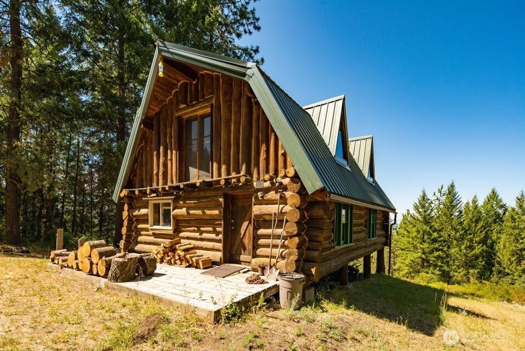 Photo of 4100 Bissel Road, Hunters, WA 99137 (MLS # 2471664)