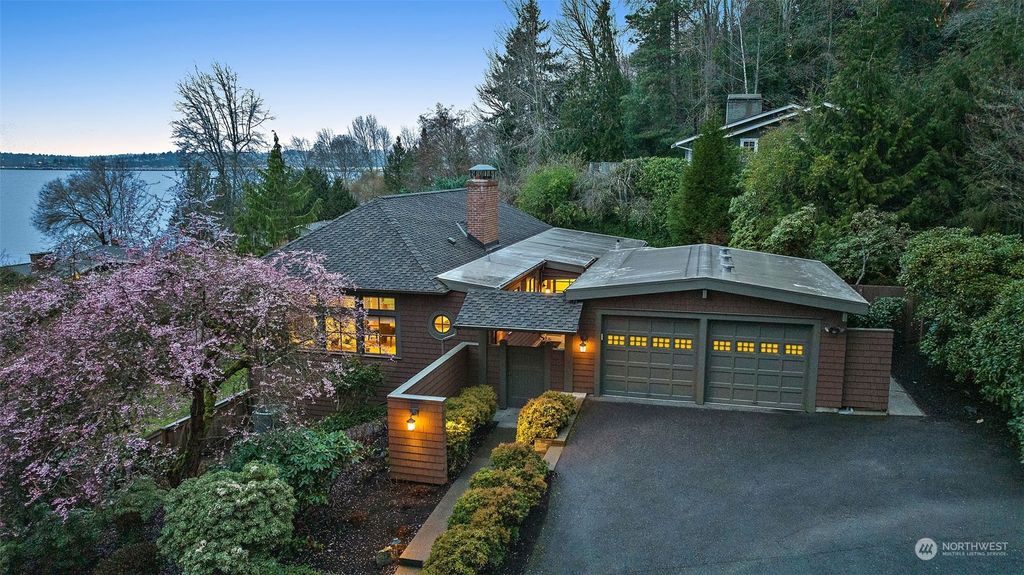 Photo of 1800 73rd Avenue NE, Medina, WA 98039 (MLS # 2199484)