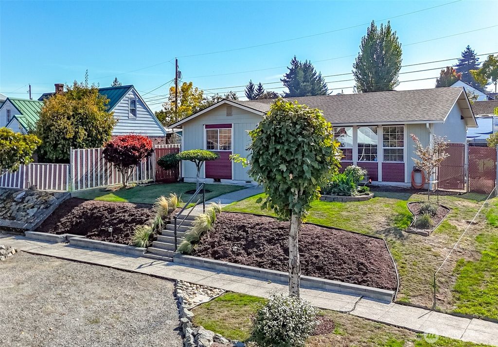 Photo of 2232 E Wright Avenue, Tacoma, WA 98404 (MLS # 2443517)