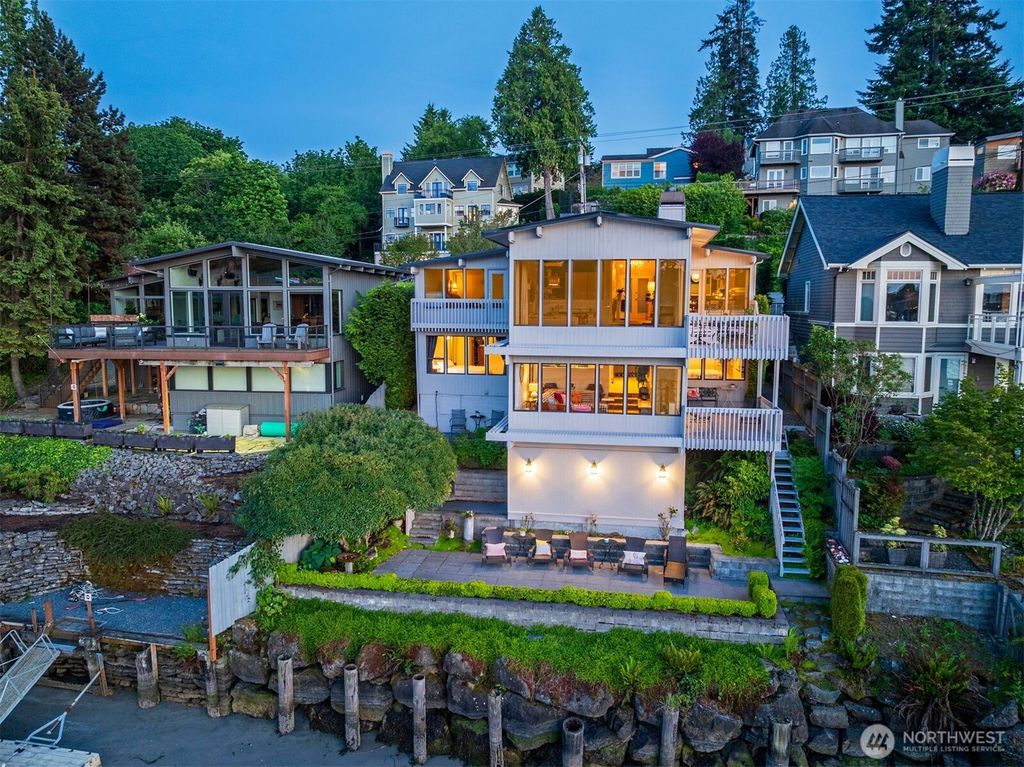 Photo of 3510 W Commodore Way, Seattle, WA 98199 (MLS # 2472708)