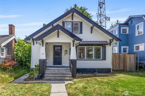 Photo of 945 S Ridgewood Avenue, Tacoma, WA 98405 (MLS # 2377985)