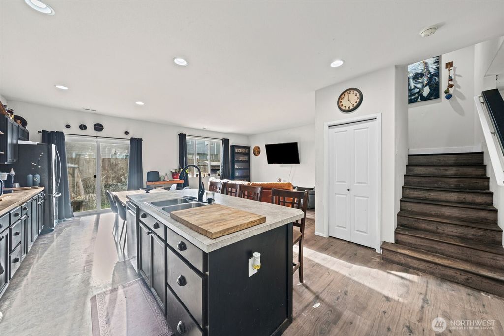 Photo of 10586 189th Street E, Puyallup, WA 98374 (MLS # 2464406)