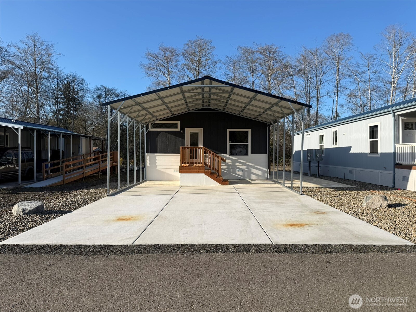 2010 Broadway Avenue 16