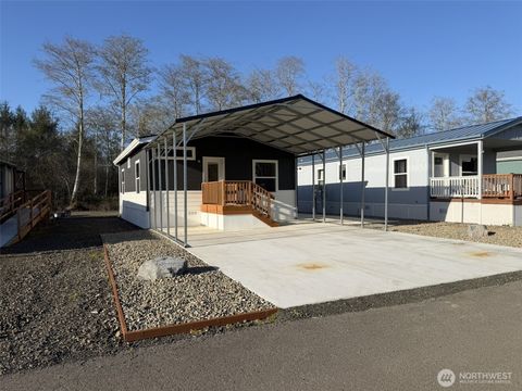 Photo of 2010 Broadway Avenue #16, Hoquiam, WA 98550 (MLS # 2503356)