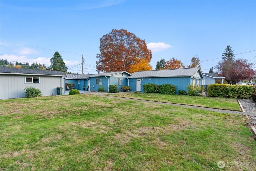 Photo of 208 Pike St St NE, Auburn, WA 98002 (MLS # 2451789)