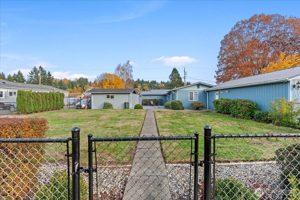 Photo of 208 Pike St St NE, Auburn, WA 98002 (MLS # 2451789)