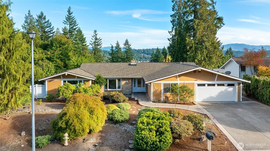 Photo of 1672 185th Avenue NE, Bellevue, WA 98008 (MLS # 2443841)