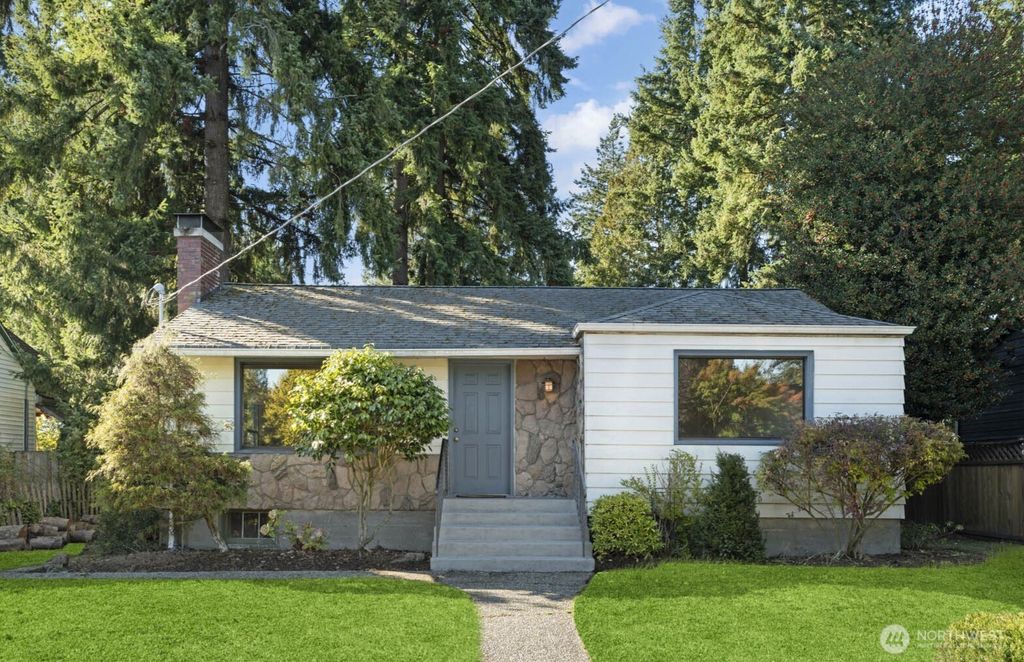 Photo of 10747 Dayton Avenue N, Seattle, WA 98133 (MLS # 2444998)