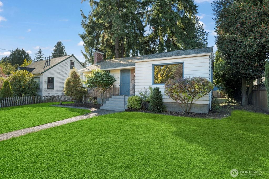 Photo of 10747 Dayton Avenue N, Seattle, WA 98133 (MLS # 2444998)