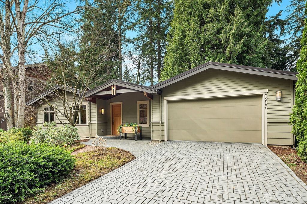 Photo of 4617 89th Avenue SE, Mercer Island, WA 98040 (MLS # 2343826)