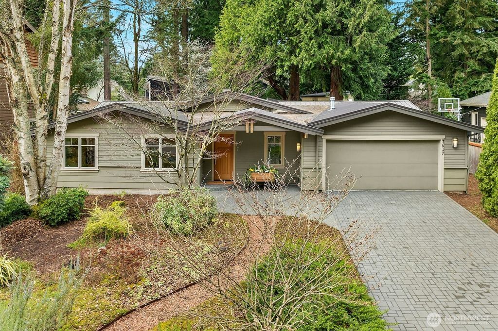 Photo of 4617 89th Avenue SE, Mercer Island, WA 98040 (MLS # 2343826)