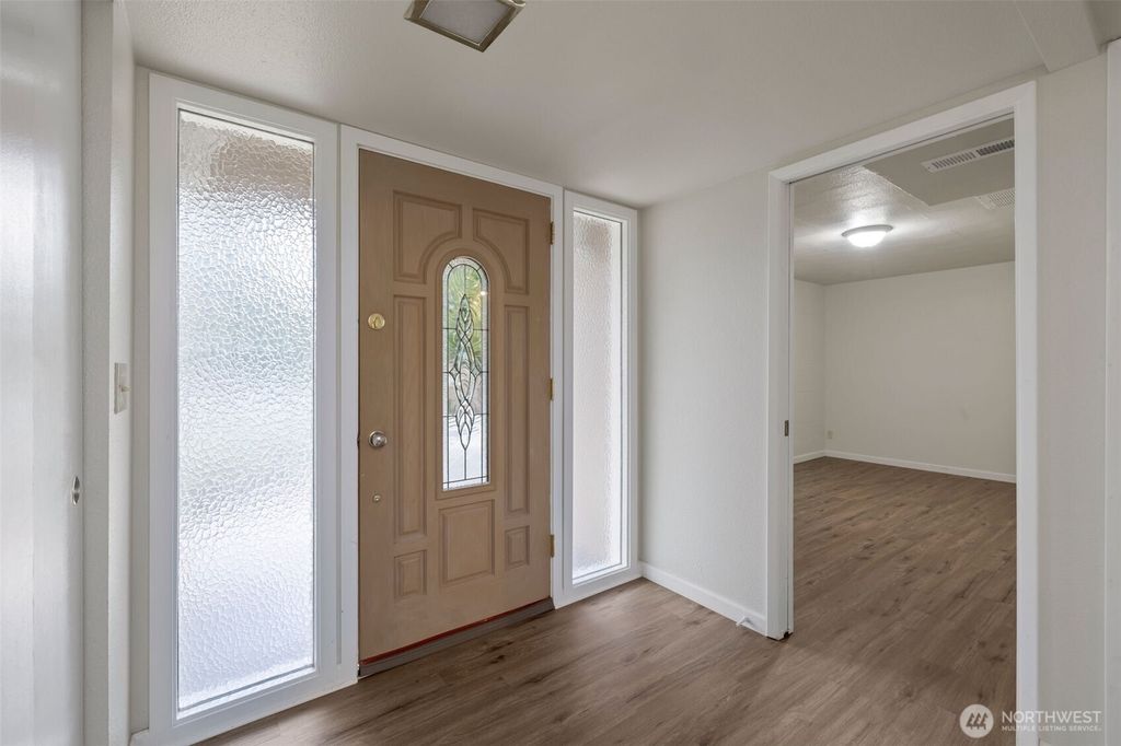 Photo of 16049 SE 131st Street, Renton, WA 98059 (MLS # 2488908)