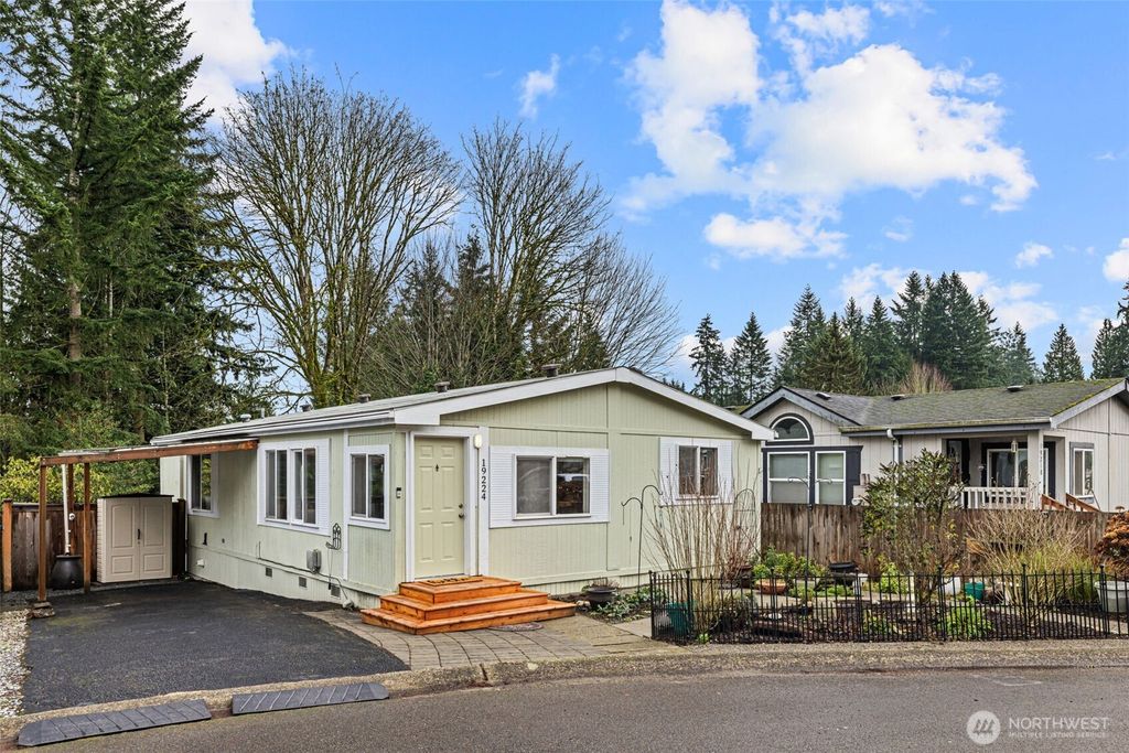 Photo of 19224 129th Court NE, Bothell, WA 98011 (MLS # 2464415)