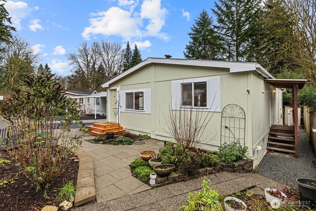 Photo of 19224 129th Court NE, Bothell, WA 98011 (MLS # 2464415)