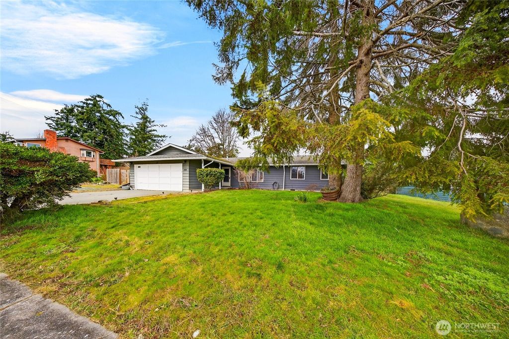 Photo of 580 SW 3rd Avenue, Oak Harbor, WA 98277 (MLS # 2485404)