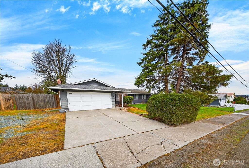 Photo of 580 SW 3rd Avenue, Oak Harbor, WA 98277 (MLS # 2485404)