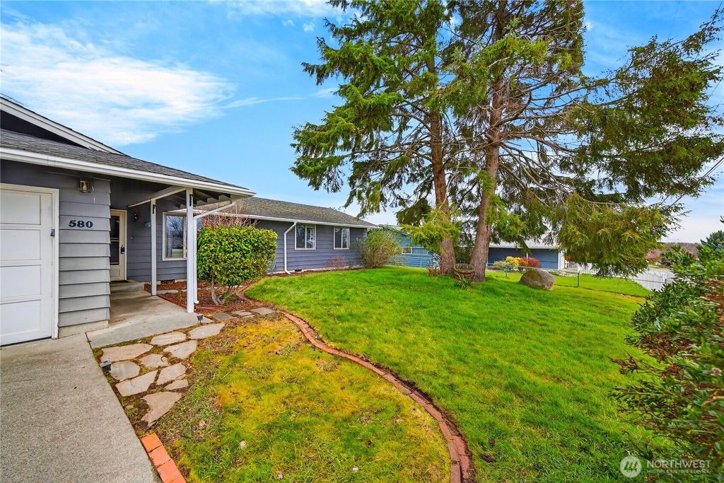 Photo of 580 SW 3rd Avenue, Oak Harbor, WA 98277 (MLS # 2485404)