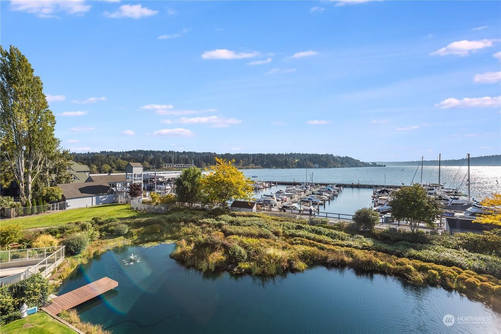 Photo of 6121 NE 175th St #B403, Kenmore, WA 98028 (MLS # 2311347)