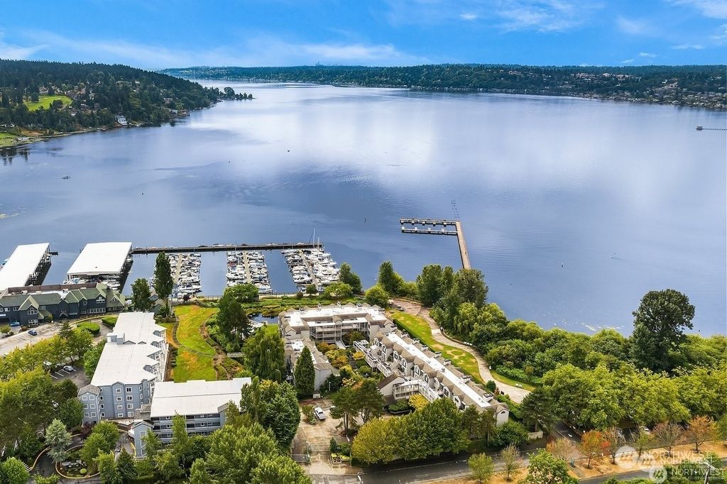 Photo of 6121 NE 175th St #B403, Kenmore, WA 98028 (MLS # 2311347)