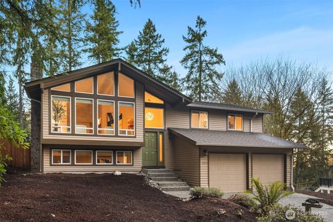 Photo of 17014 NE 28th Place, Bellevue, WA 98008 (MLS # 2477900)