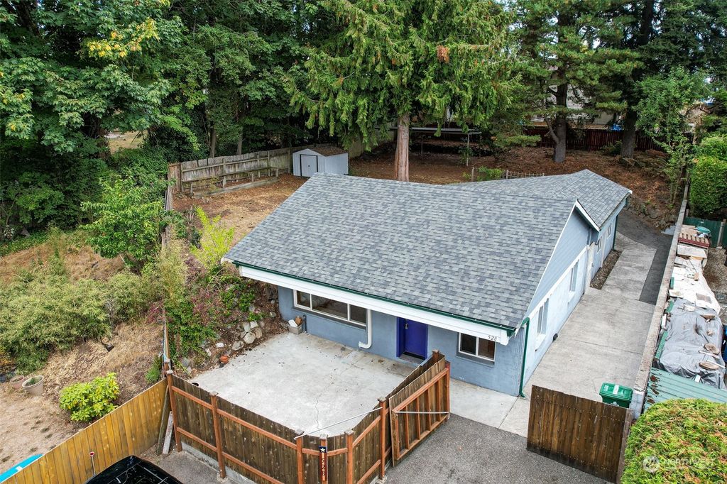 Photo of 528 N 170th Court, Shoreline, WA 98133 (MLS # 2163784)