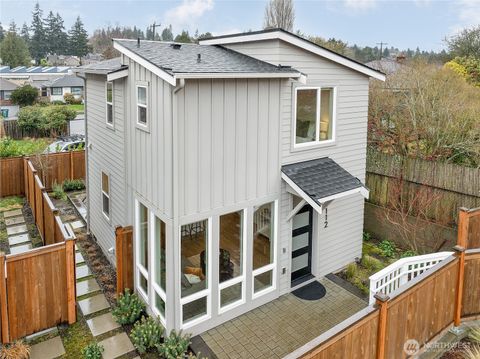 Photo of 3112 W Raye Street, Seattle, WA 98199 (MLS # 2475963)
