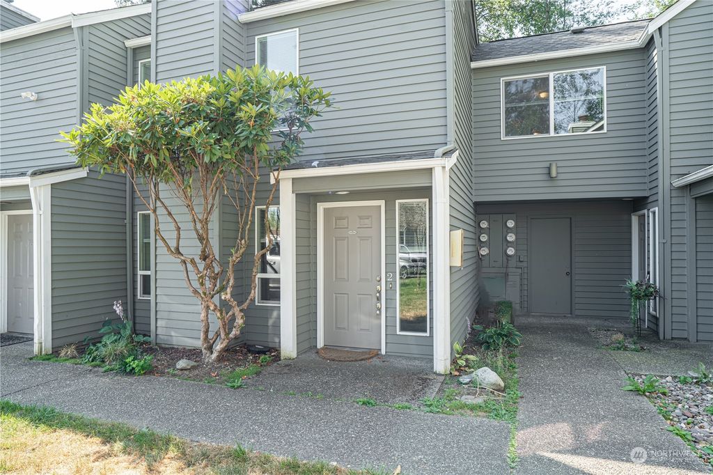 Photo of 17117 116th Avenue SE #B2, Renton, WA 98058 (MLS # 2267487)