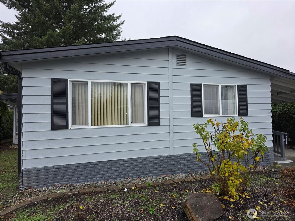 Photo of 620 112th Street SE #323, Everett, WA 98208 (MLS # 2455509)