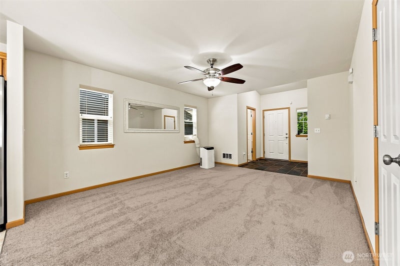 4363 Roxanna Loop SE