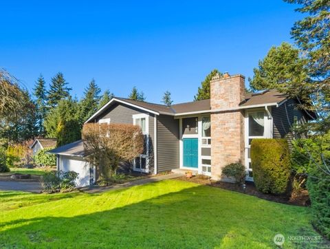 Photo of 4104 SW 327th Place, Federal Way, WA 98023 (MLS # 2480124)