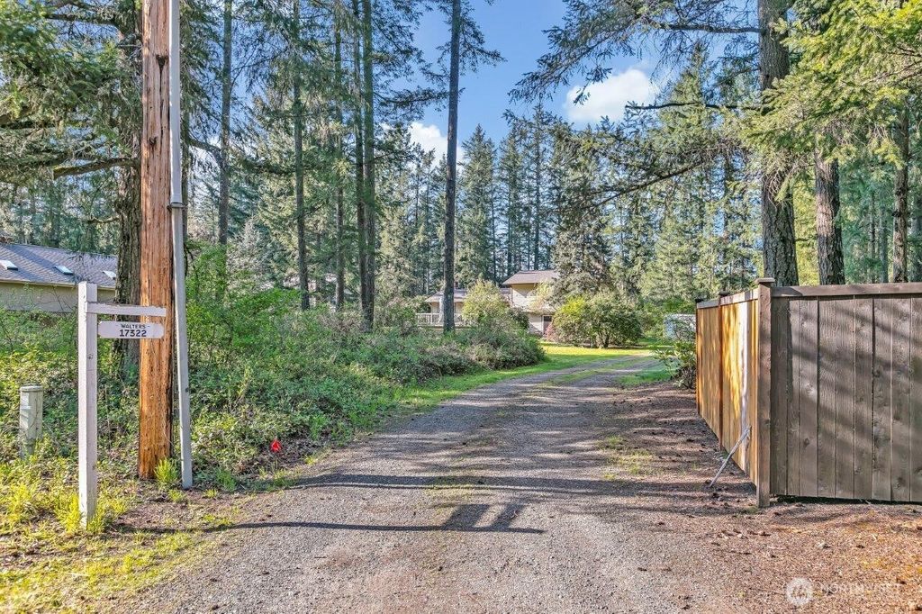 Photo of 17322 SE 324th Street, Auburn, WA 98092 (MLS # 2366357)