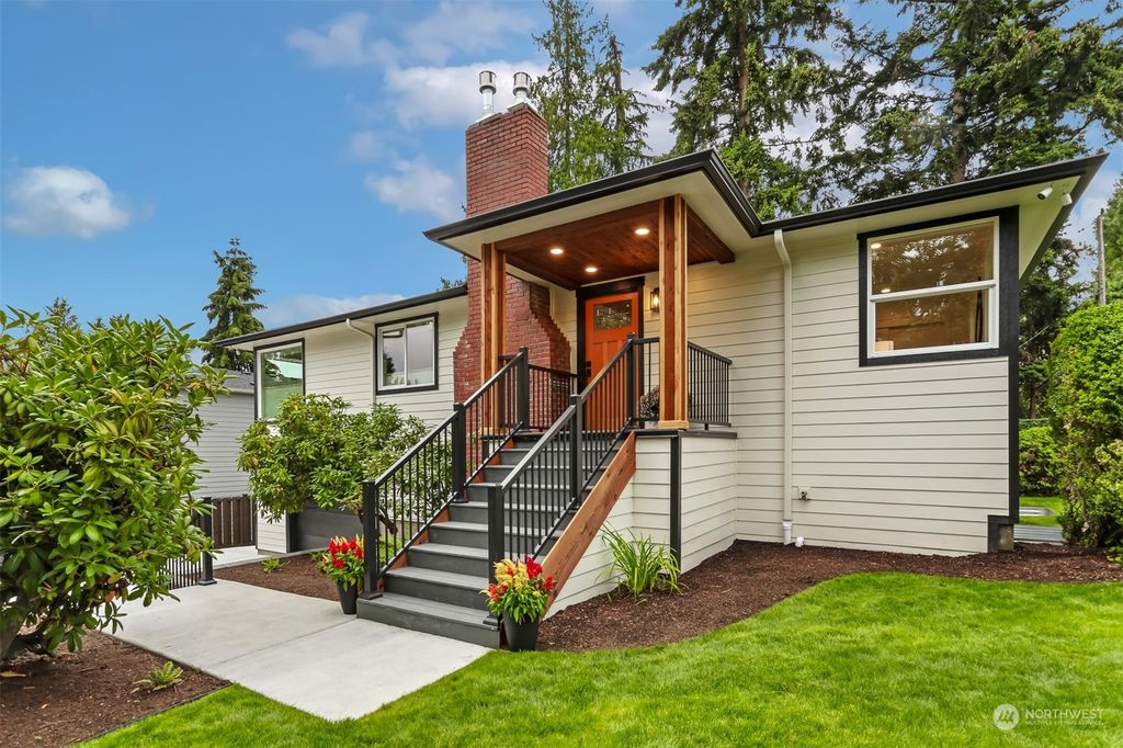 Photo of 1001 NE 155th Street, Shoreline, WA 98155 (MLS # 2279317)