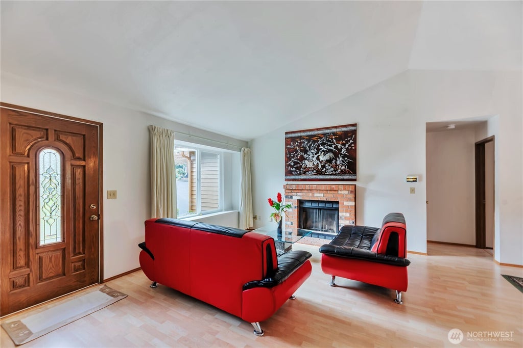 Photo of 1006 S 23rd Street, Renton, WA 98055 (MLS # 2593881)