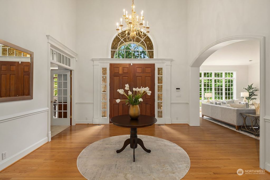 Photo of 13623 NE 32nd Place, Bellevue, WA 98005 (MLS # 2171642)