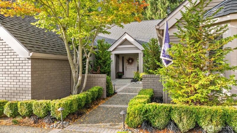 1796 Bellevue Way NE 11