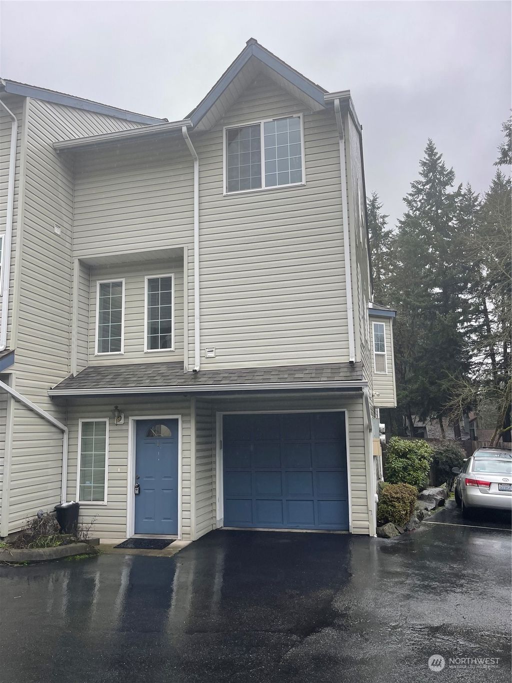 Photo of 12549 Roosevelt Way NE #1, Seattle, WA 98125 (MLS # 2194454)