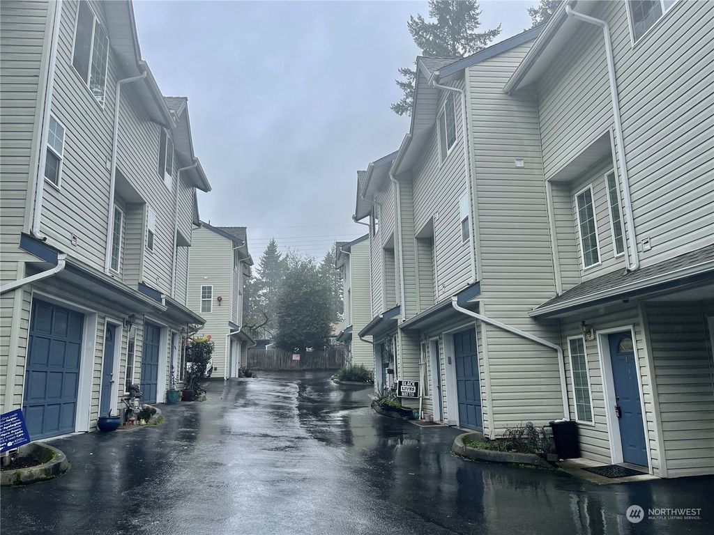 Photo of 12549 Roosevelt Way NE #1, Seattle, WA 98125 (MLS # 2194454)
