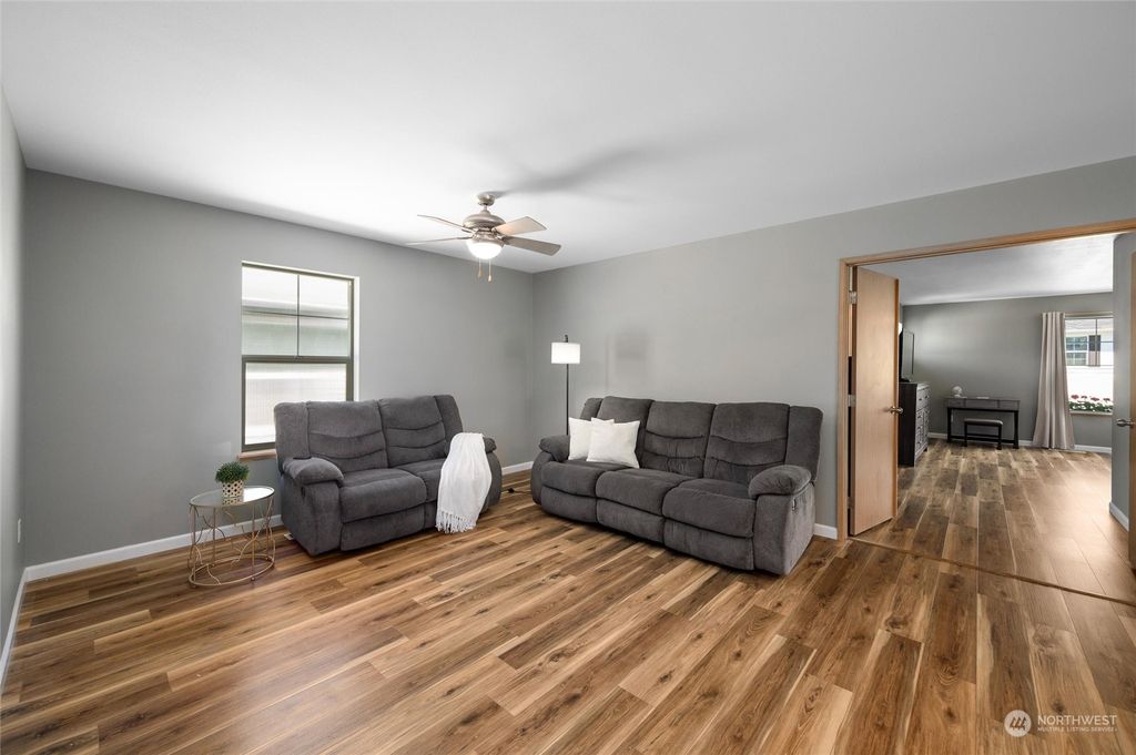 listing image 9360818398090785235