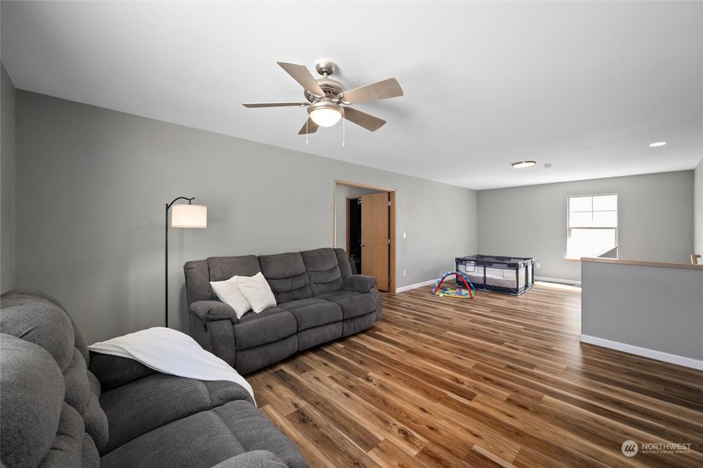 listing image 9367303839936870989