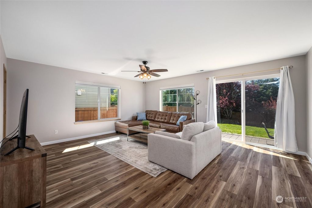 listing image 9365547033659493840