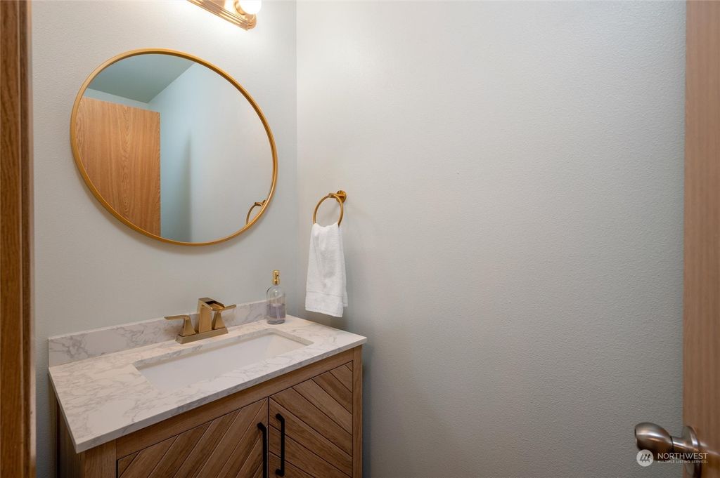 listing image 9366551384056268481