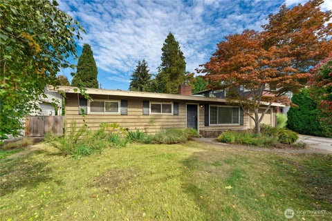 Photo of 12220 NE 73rd Street, Kirkland, WA 98033 (MLS # 2584073)