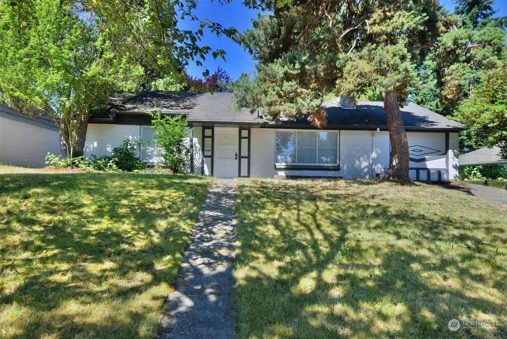 Photo of 17211 5th Avenue NE, Shoreline, WA 98155 (MLS # 2133123)