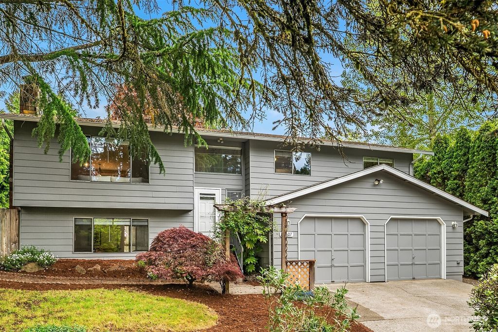 Photo of 20507 11th Drive SE, Bothell, WA 98012 (MLS # 2518990)