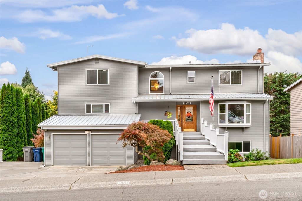 Photo of 11907 NE 133rd Place, Kirkland, WA 98034 (MLS # 2456811)