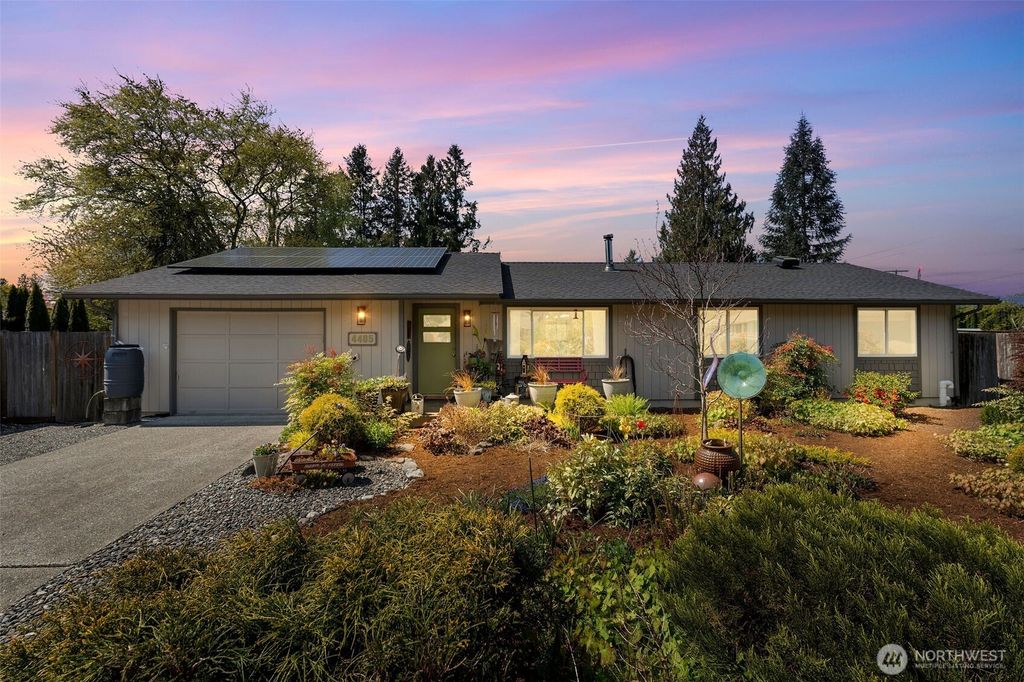 Photo of 4405 Royal Court, Carnation, WA 98014 (MLS # 2356989)