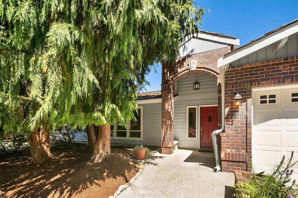 Photo of 18219 13th Place W, Lynnwood, WA 98037 (MLS # 1962648)